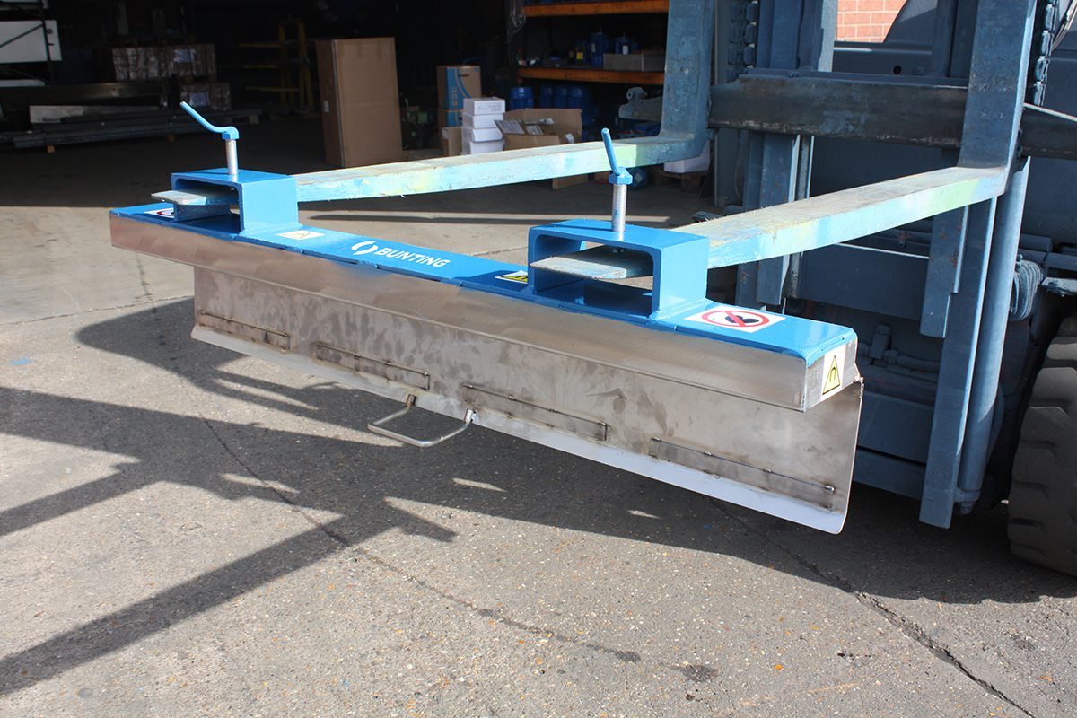 Bunting_Easy Clean Forklift Sweeper Bunting Easy Clean Forklift Sweeper