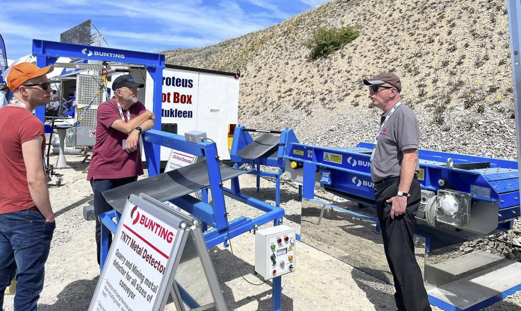 Bunting at Hillhead 2022 displaying magnets