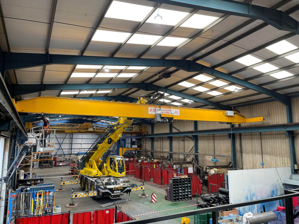 New crane being installed at Bunting-Redditch