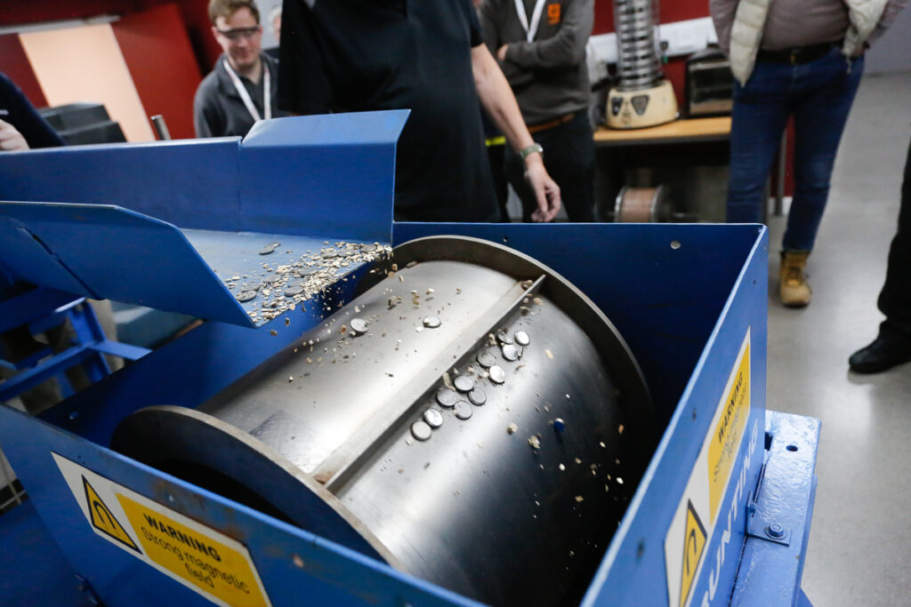 Separating lithium batteries on a Drum Magnet